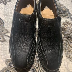 Mens Dockers Shoes: Antimicrobial, Slip-On,
100% Leather